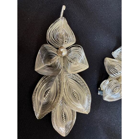 Vintage Spun Wire Jewelry Set Brooch Earrings Germany Pearl Flower Leaf MCM - Picture 2 of 7